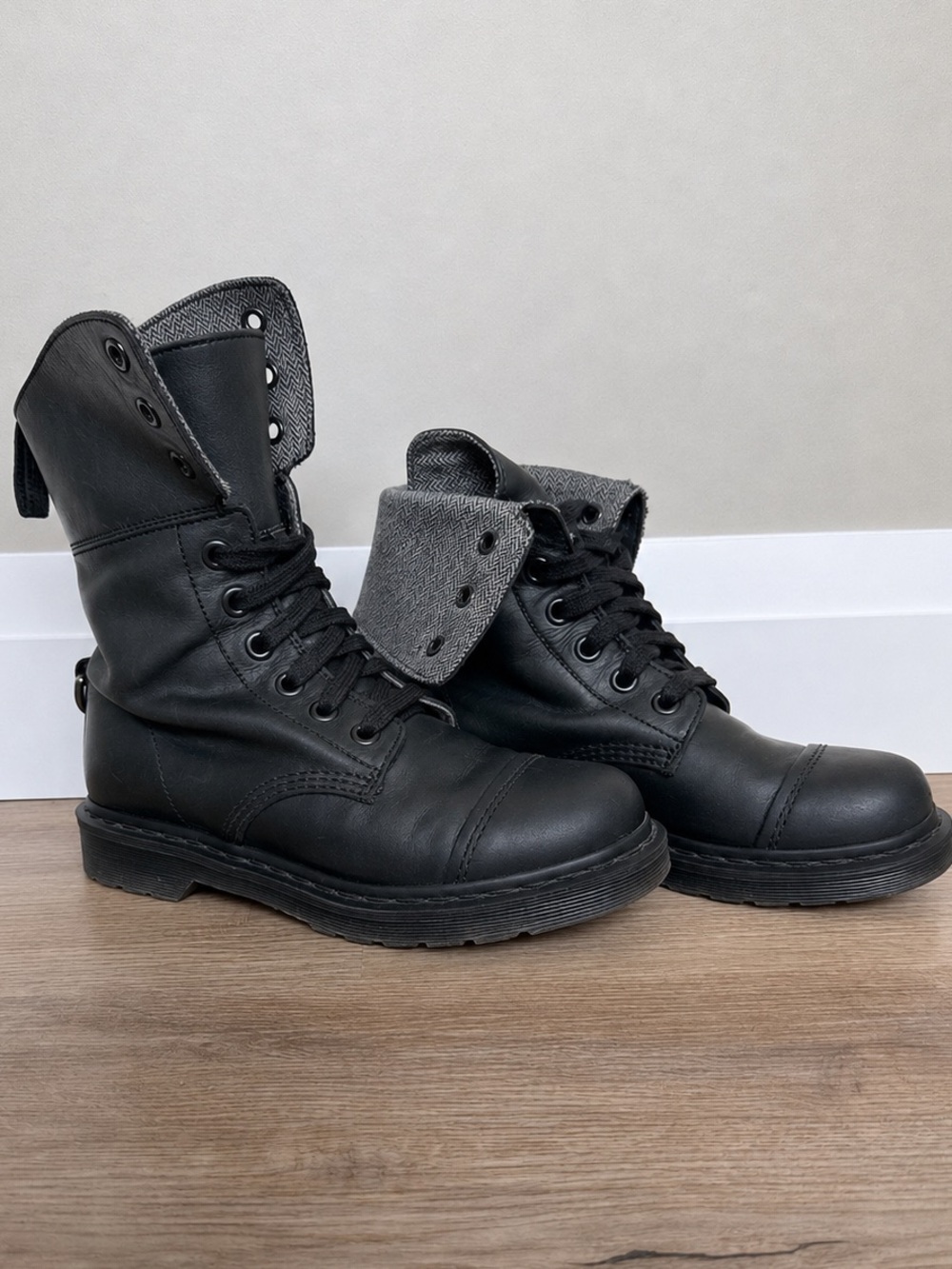 Dr Doc Martens - Boots with Herringbone Cuff AIMILITA fold over